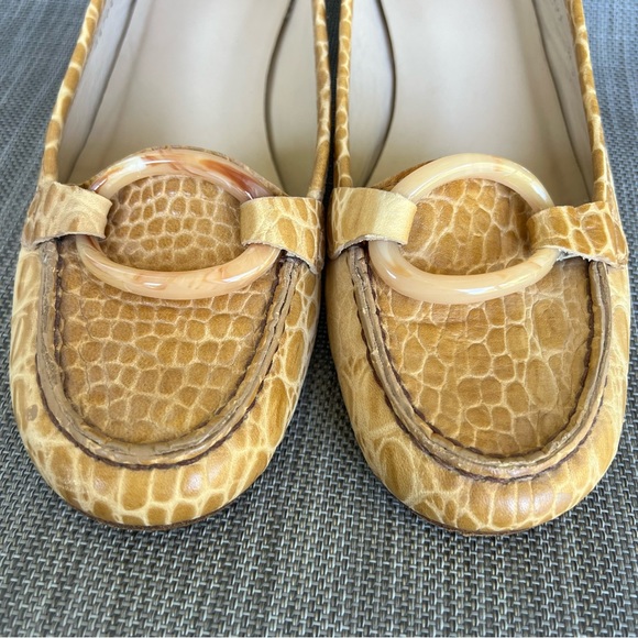 Stuart Weitzman Shoes - Stuart Weitzman Leather Crocodile Embossed Flats 7.5M